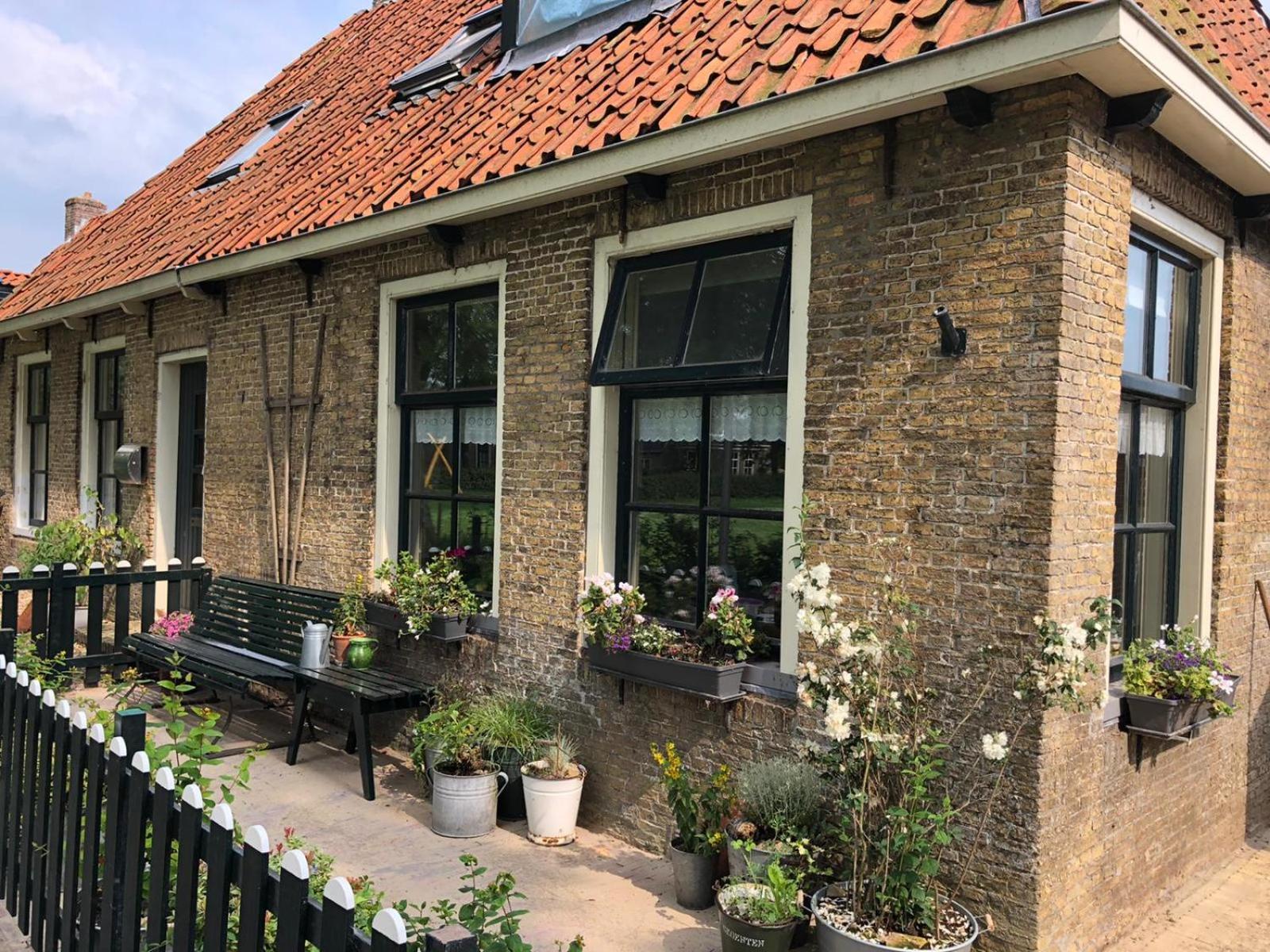 Vakantiehuis In Friesland Voor De Hele Familie Huns Exterior photo